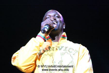 Akon on stage at the WVU Coliseum in 2007