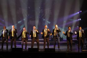Straight No Chaser on stage at the Metropolitan Theatre in September 2022. Photo by Chase Hughart.