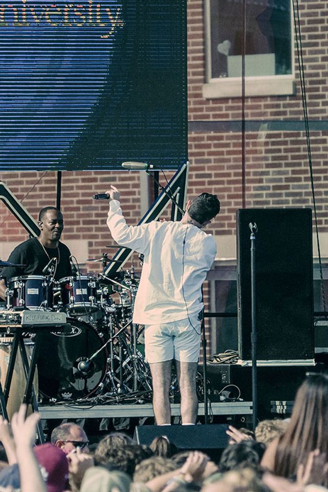 Jon Bellion performing at FallFest 2019. Photo by Julia Hillman.