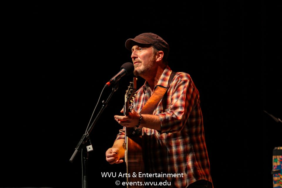 Peter Mulvey performing at the WVU Creative Arts Center. Photo by Logan McMasters.