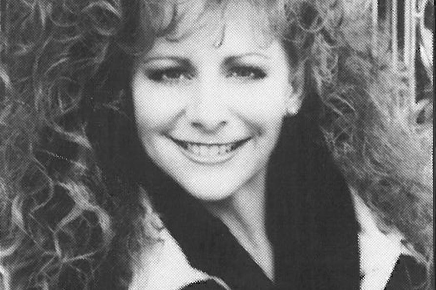 Publicity photo of Reba McEntire from 1992