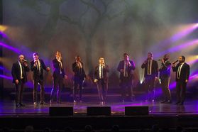Straight No Chaser on stage at the Metropolitan Theatre in September 2022. Photo by Chase Hughart.